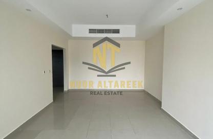 Apartment - 2 Bedrooms - 3 Bathrooms for rent in Al Khan Corniche - Al Khan - Sharjah