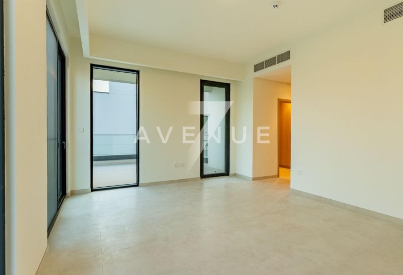 Ready To Move-in | Single Row | Huge Plot photo 6