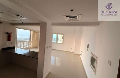 شقة - غرفة نوم - 1 حمام للايجار في 4 رويال بريز - رويال بريز - قرية الحمرا - رأس الخيمة شقة - غرفة نوم - 1 حمام للايجار في 4 رويال بريز - رويال بريز - قرية الحمرا - رأس الخيمة
