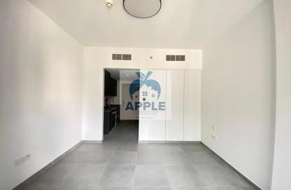 Apartment - Studio - 1 Bathroom for rent in Tiraz 3 - Aljada - Sharjah