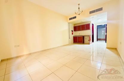 Apartment - Studio - 1 Bathroom for rent in Muwailih Building - Muwaileh - Sharjah