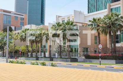 Townhouse - 3 Bedrooms - 3 Bathrooms for rent in Marina Square - Al Reem Island - Abu Dhabi