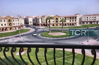 شقة - 1 حمام للايجار في مبنى تي08 - طراز أسباني - المدينة العالمية - دبي