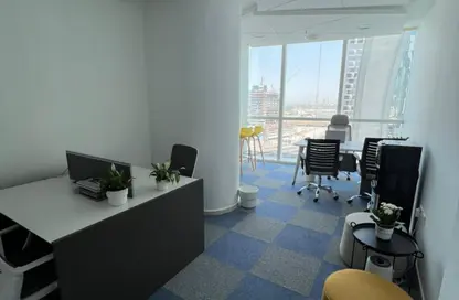 مكتب - استوديو للايجار في B2B  برج - الخليج التجاري - دبي
