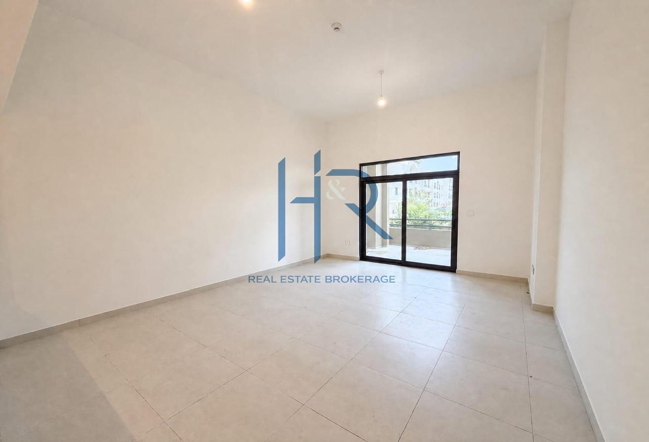 Type A Villa | Luxury Living | Massive Plot | Call photo 2