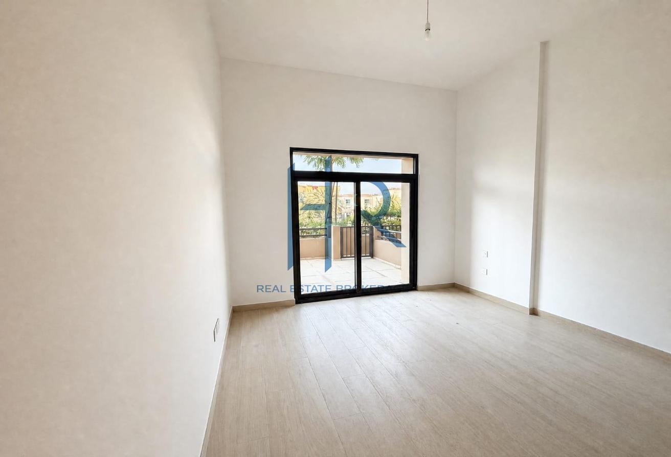 Type A Villa | Luxury Living | Massive Plot | Call photo 5