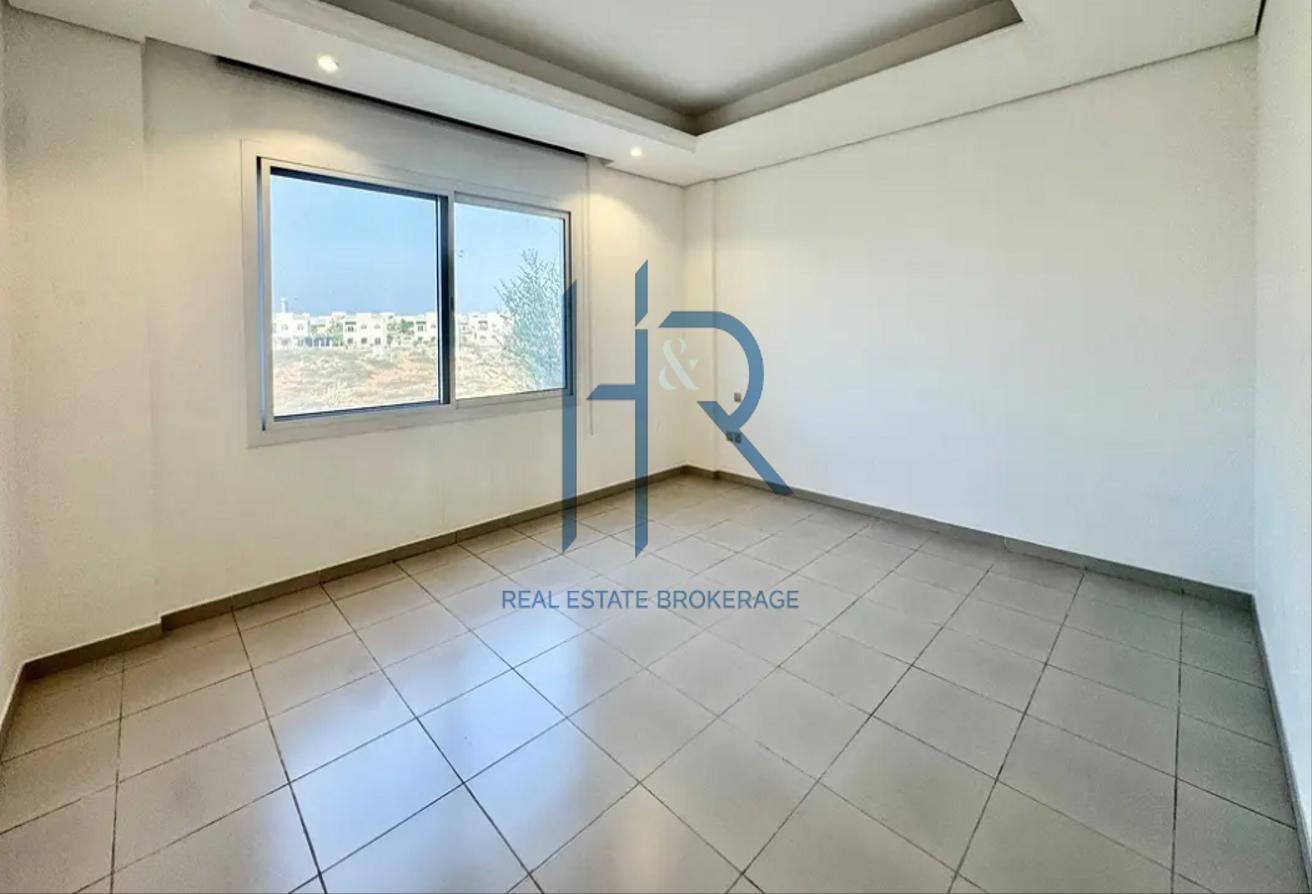 Type A Villa | Luxury Living | Massive Plot | Call photo 4