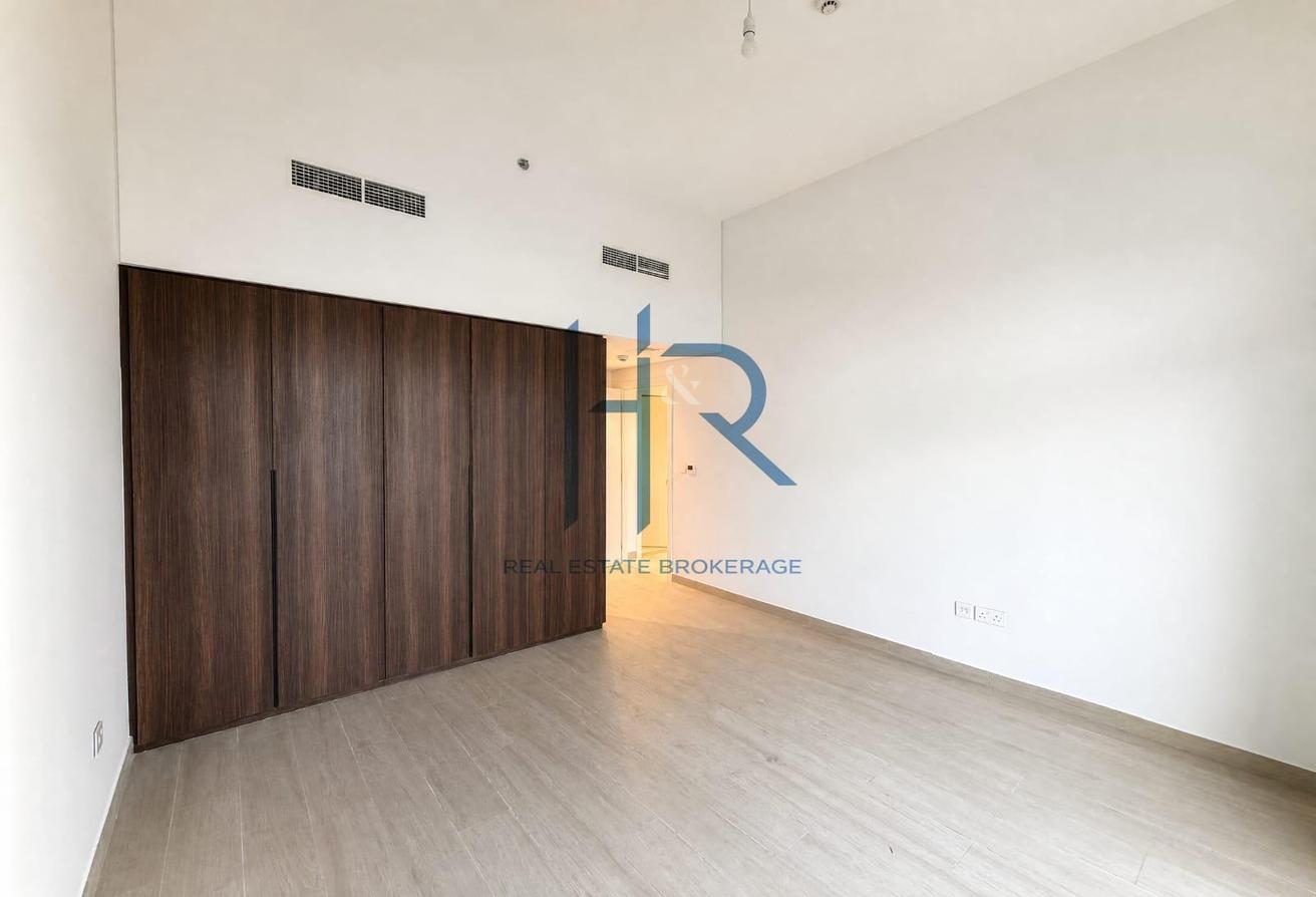 Type A Villa | Luxury Living | Massive Plot | Call photo 8