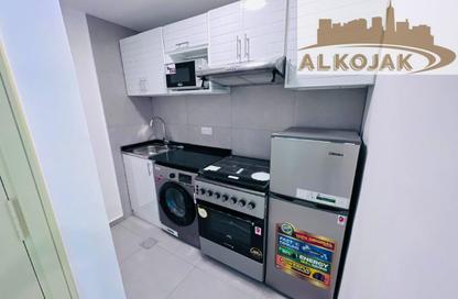 Apartment - Studio - 1 Bathroom for rent in Tourist Club Area - Abu Dhabi