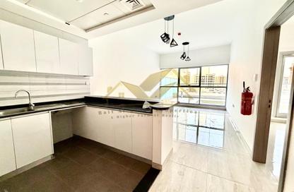 Apartment - 1 - 1 for rent in Central 1 Dubai 4 - Jumeirah Garden City - Al Satwa - Dubai
