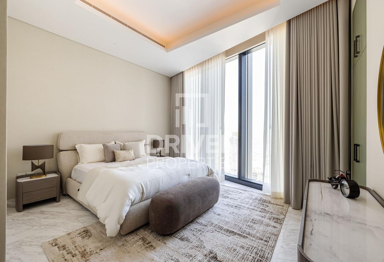 Exclusive Unit | Luxury Upgraded | Furnished photo 8
