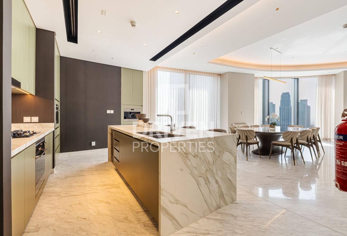 Exclusive Unit | Luxury Upgraded | Furnished photo 3