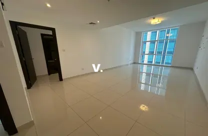 شقة - غرفة نوم - 2 حمامات للايجار في برج دوجا - شارع الشيخ زايد - دبي