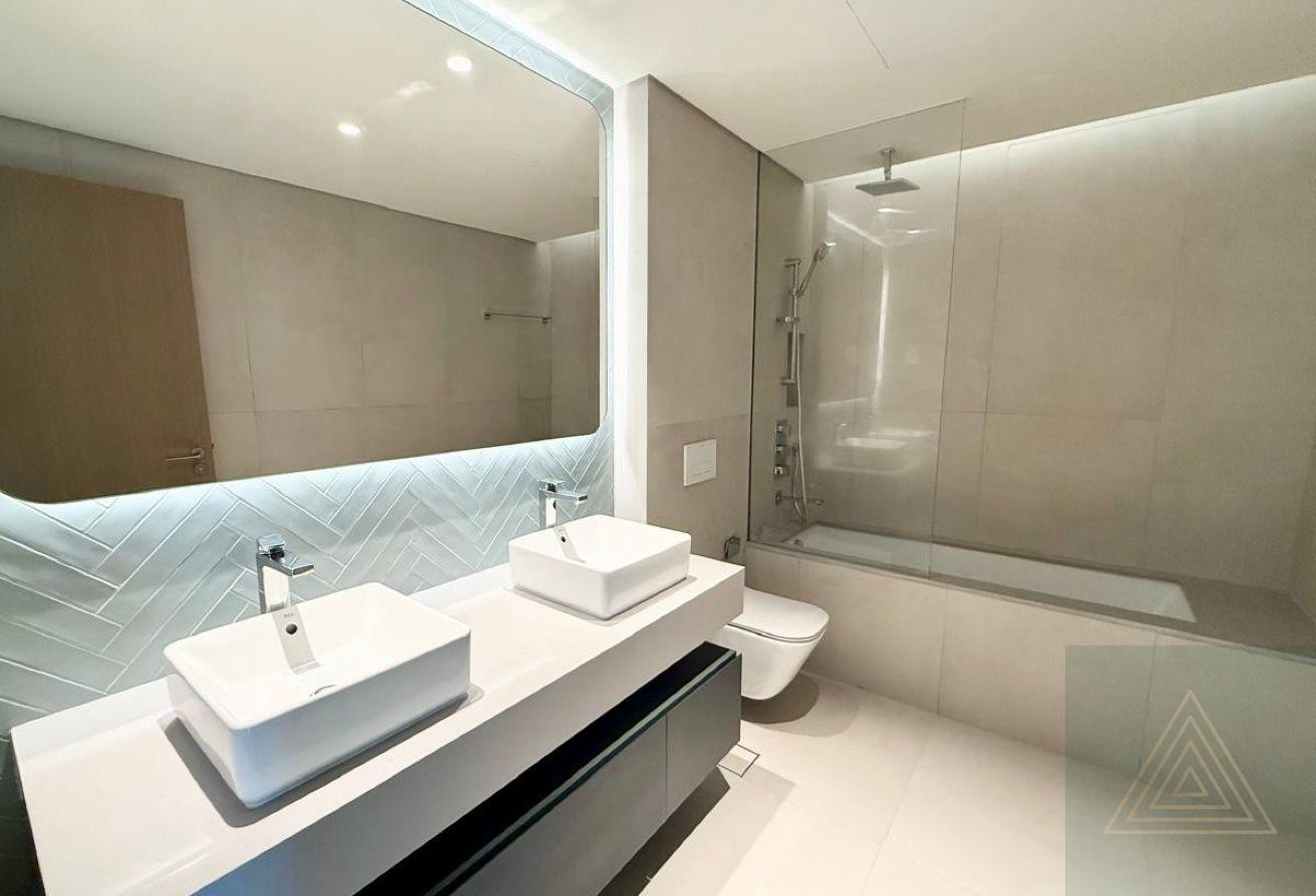 Luxury 4BR + Maid | Central Park Living photo 10