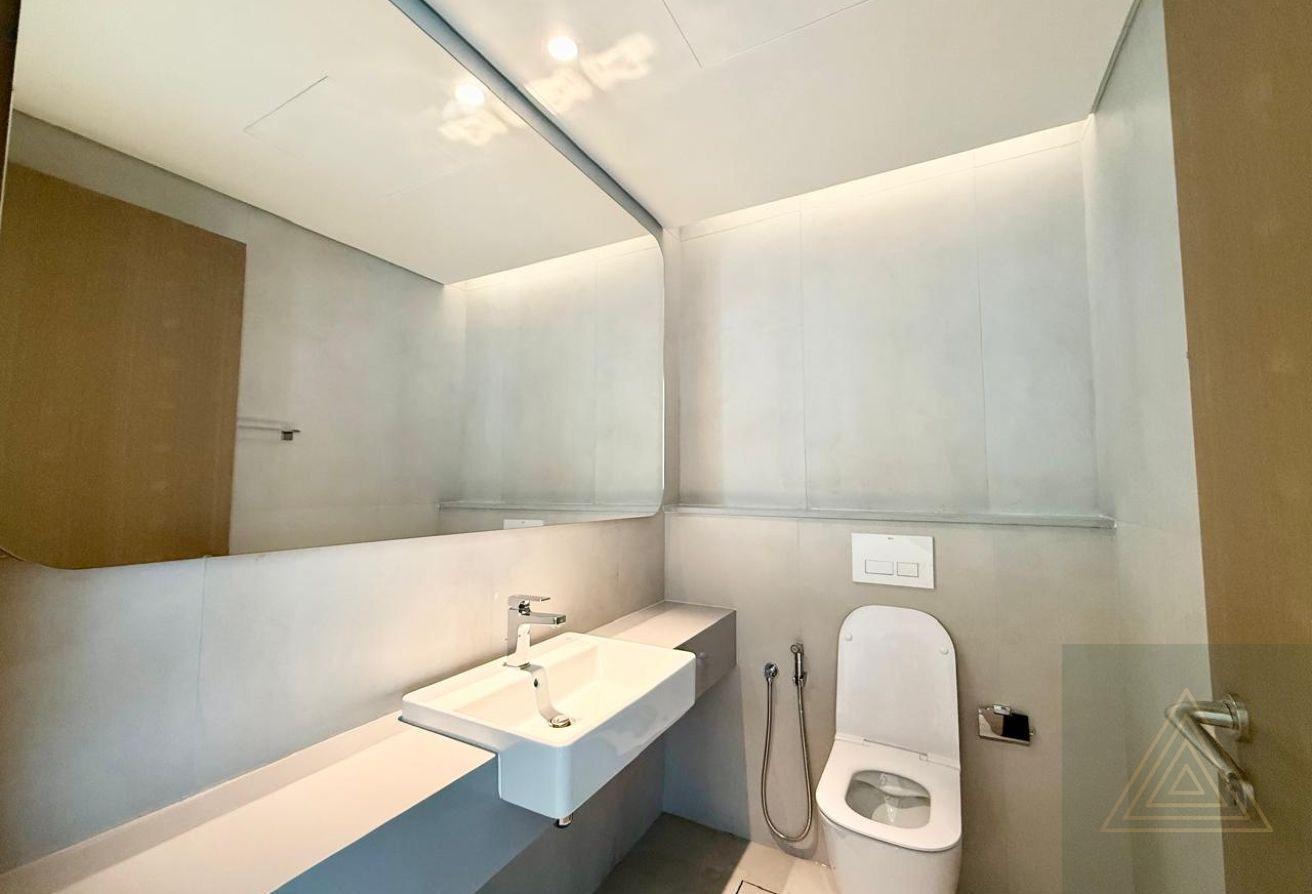 Luxury 4BR + Maid | Central Park Living photo 11