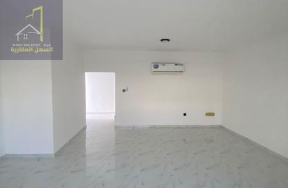 Villa - 3 - 4 for rent in Al Jazzat - Al Riqqa - Sharjah
