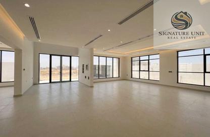 Villa - 5 Bedrooms - 7 Bathrooms for rent in Al Aweer 1 - Al Aweer - Dubai