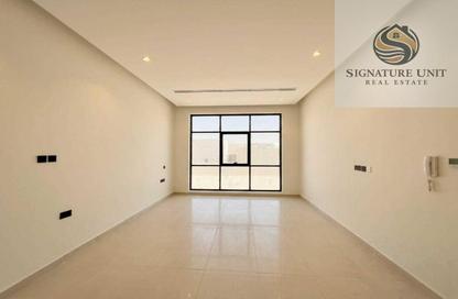 Villa - 5 Bedrooms - 7 Bathrooms for rent in Al Aweer 1 - Al Aweer - Dubai