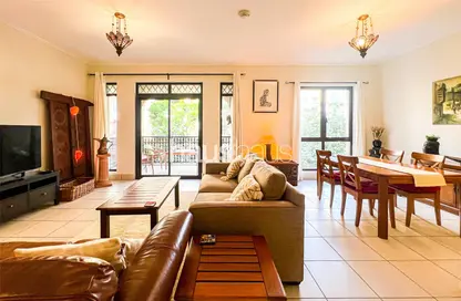 شقة - 2 غرف نوم - 3 حمامات للايجار في ريحان 6 - ريحان - دبي القديمة - وسط مدينة دبي - دبي