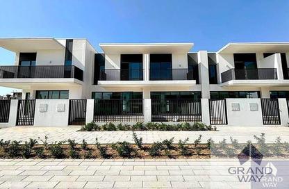 Townhouse - 3 Bedrooms - 4 Bathrooms for sale in Elora - The Valley - Dubai