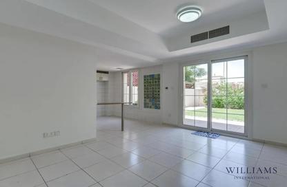Villa - 2 Bedrooms - 2 Bathrooms for rent in Springs 4 - The Springs - Dubai
