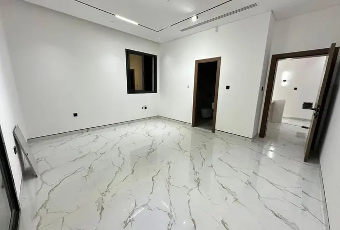 135644170 - Property Image 2
