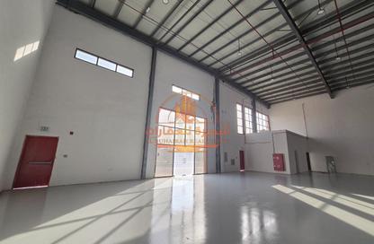 Warehouse - Studio - 1 Bathroom for rent in Umm Al Thuoob - Umm Al Quwain