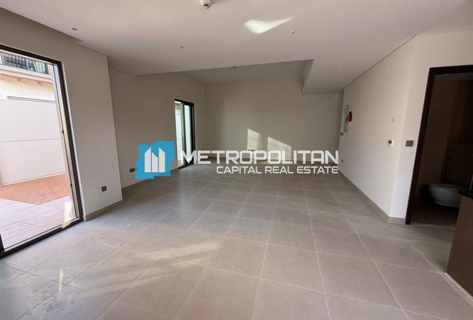 Single Row · Super Hot Deal · Close to amenities — photo 2