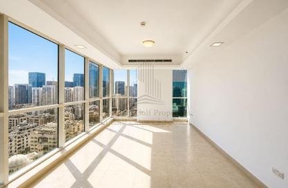 Apartment - 3 Bedrooms - 4 Bathrooms for rent in Hamdan Street - Abu Dhabi