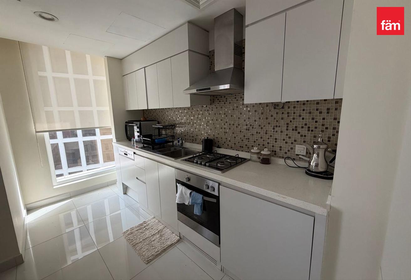 Stunning Canal View | Fully Furnished | Vacant photo 9