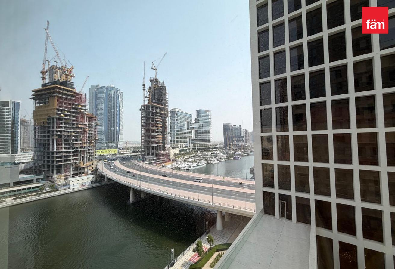 Stunning Canal View | Fully Furnished | Vacant photo 6