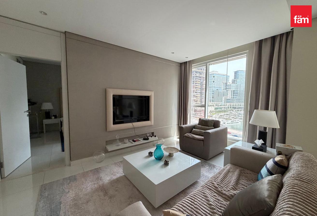 Stunning Canal View | Fully Furnished | Vacant photo 2
