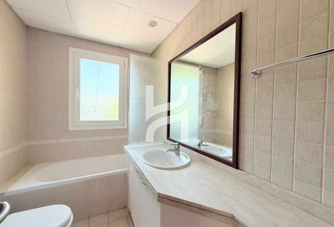 Excellent Condition | Full Park Access | Vacant photo 25
