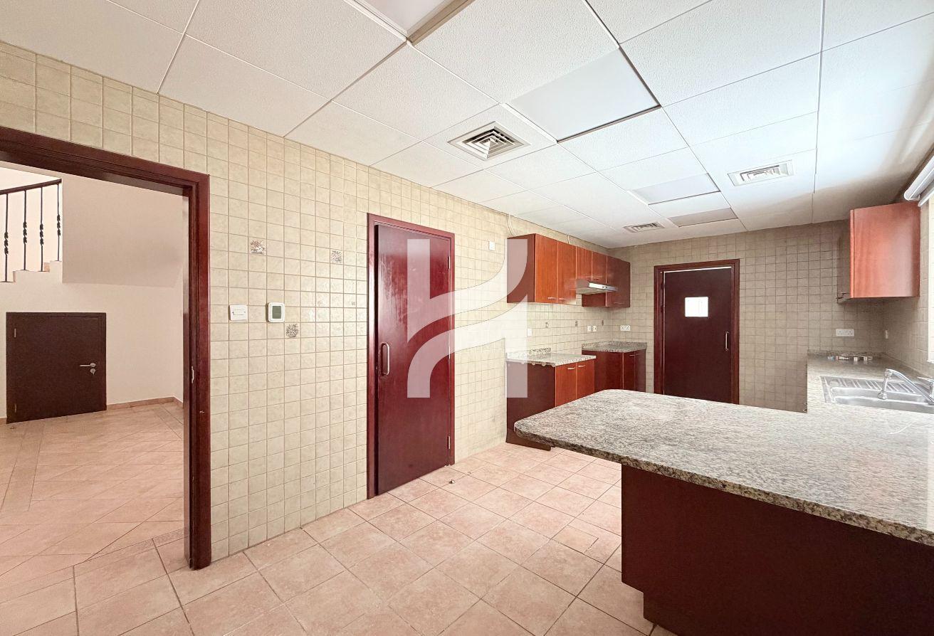 Excellent Condition | Full Park Access | Vacant photo 11