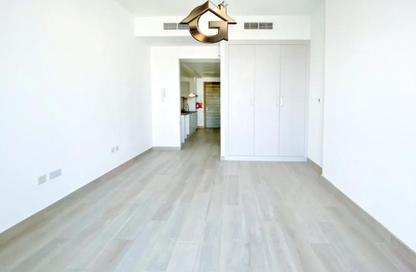 Apartment - Studio - 1 Bathroom for rent in Bloom Towers B - Bloom Towers - District 10 - Jumeirah Village Circle - Dubai