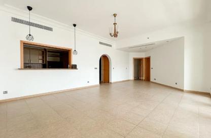 Compound - 2 - 3 for rent in Al Hamri - Shoreline Apartments - Palm Jumeirah - Dubai Compound - 2 - 3 for rent in Al Hamri - Shoreline Apartments - Palm Jumeirah - Dubai