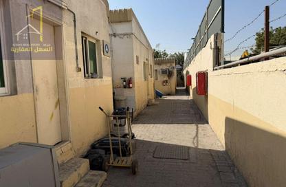 سكن عمال - استوديو - 8 حمامات للبيع في المنطقة الصناعية 15 - المنطقة الصناعية بالشارقة - الشارقة