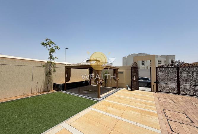 98248108 - Property Image 2