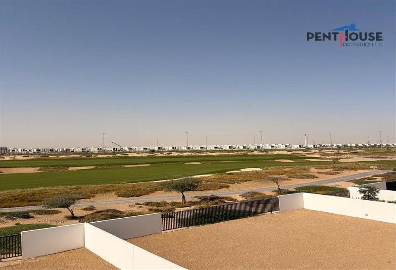 Golf Course Backing | Large Plot | Premium photo 15