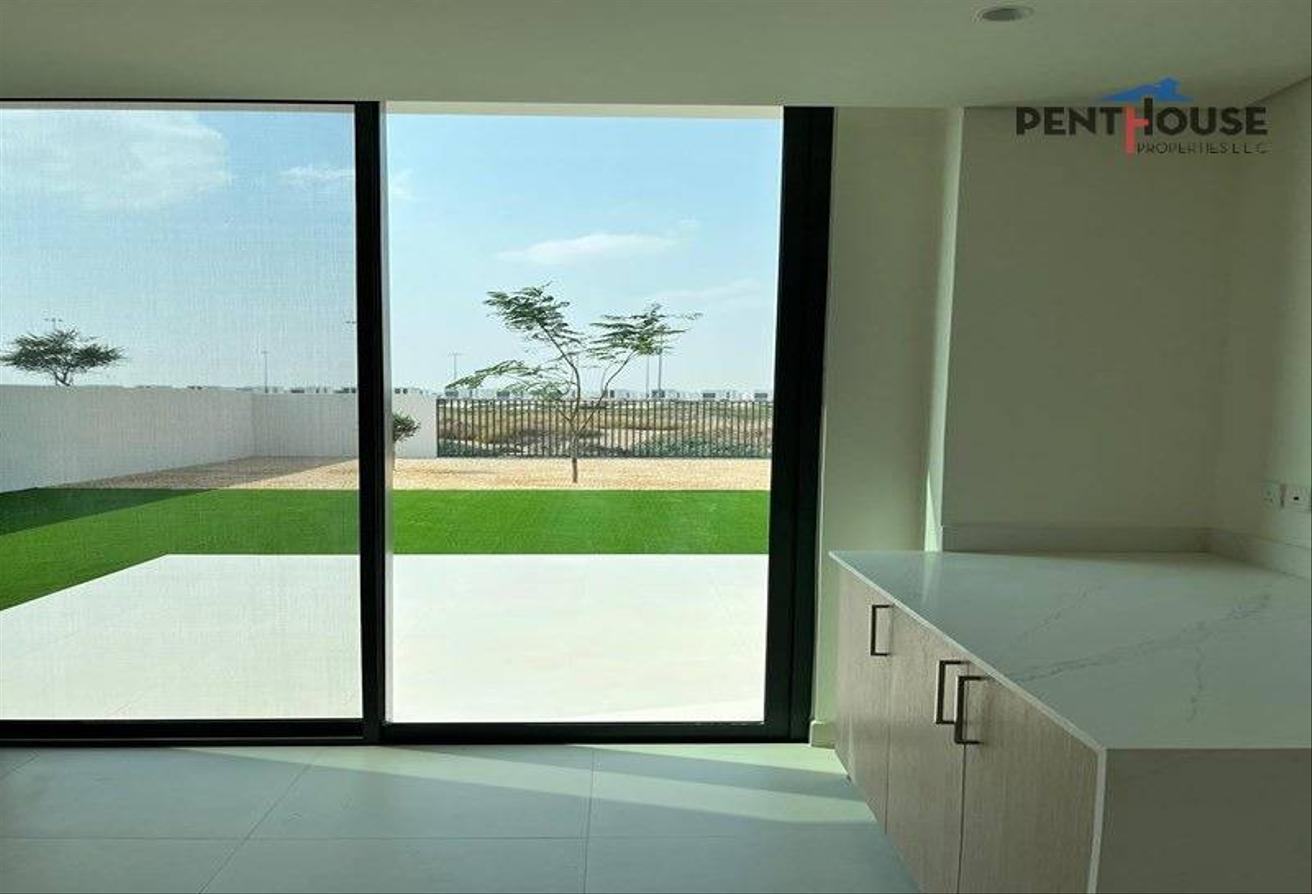 Golf Course Backing | Large Plot | Premium photo 13