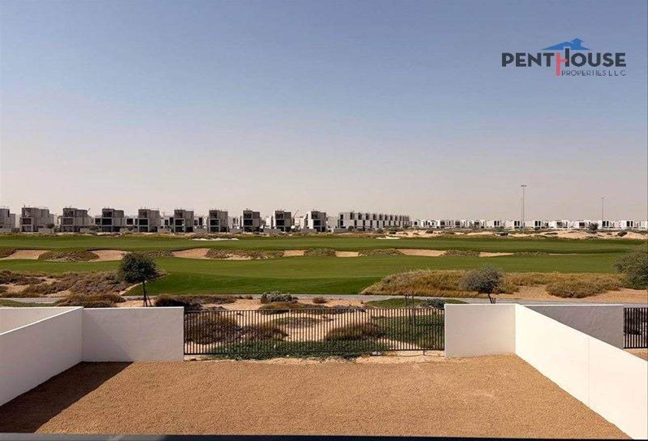 Golf Course Backing | Large Plot | Premium photo 18