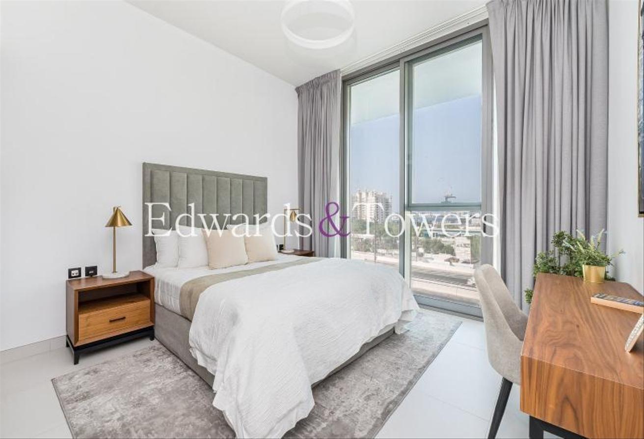 Fully Furnished | Beach Access | Vacant photo 6