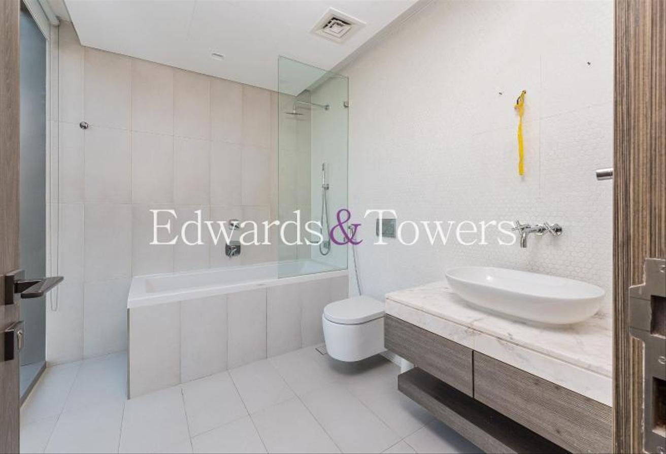 Fully Furnished | Beach Access | Vacant photo 10