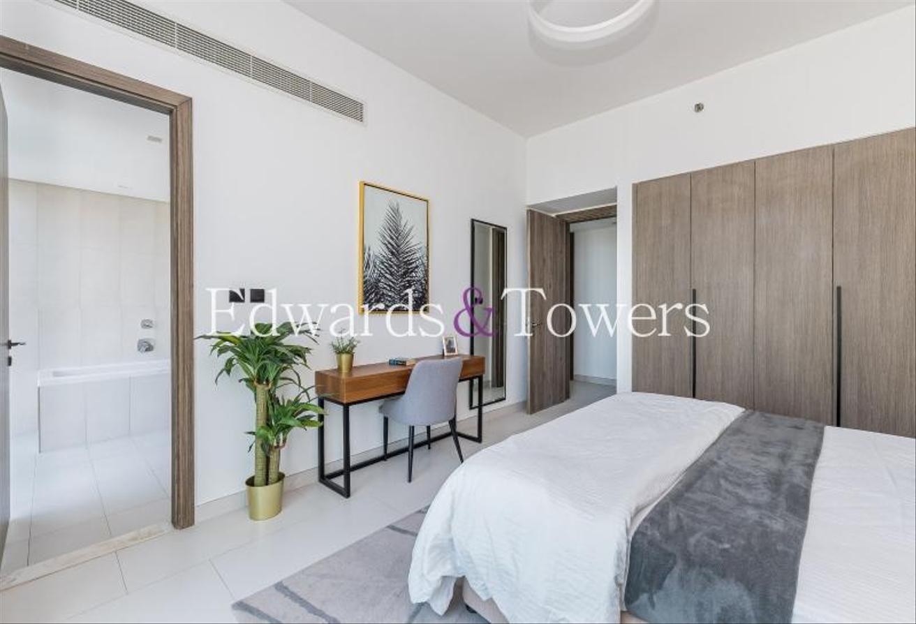 Fully Furnished | Beach Access | Vacant photo 8