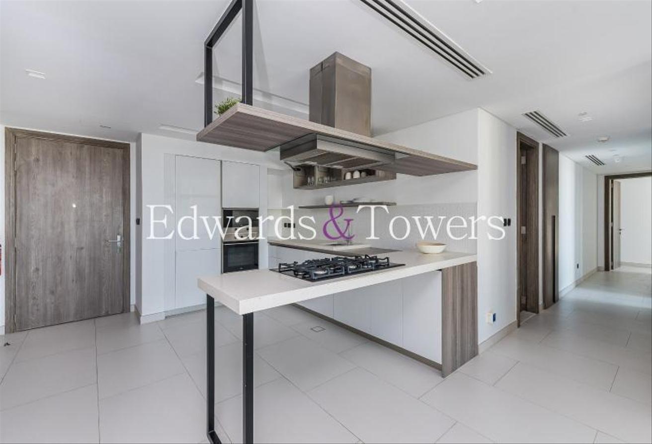 Fully Furnished | Beach Access | Vacant photo 9