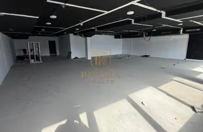 Shop - Studio - 1 Bathroom for rent in International Airport Area - Deira - Dubai