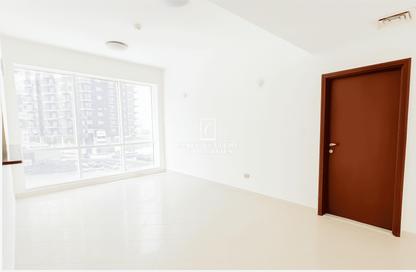Apartment - 1 - 2 for sale in Hub Canal 1 - Hub Golf View Apartments - Dubai Sports City - Dubai