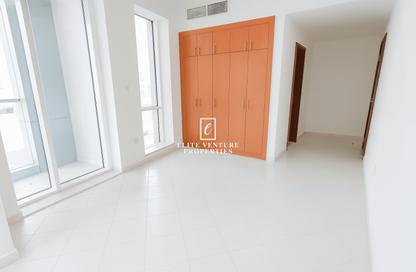 Apartment - 1 - 2 for sale in Hub Canal 1 - Hub Golf View Apartments - Dubai Sports City - Dubai