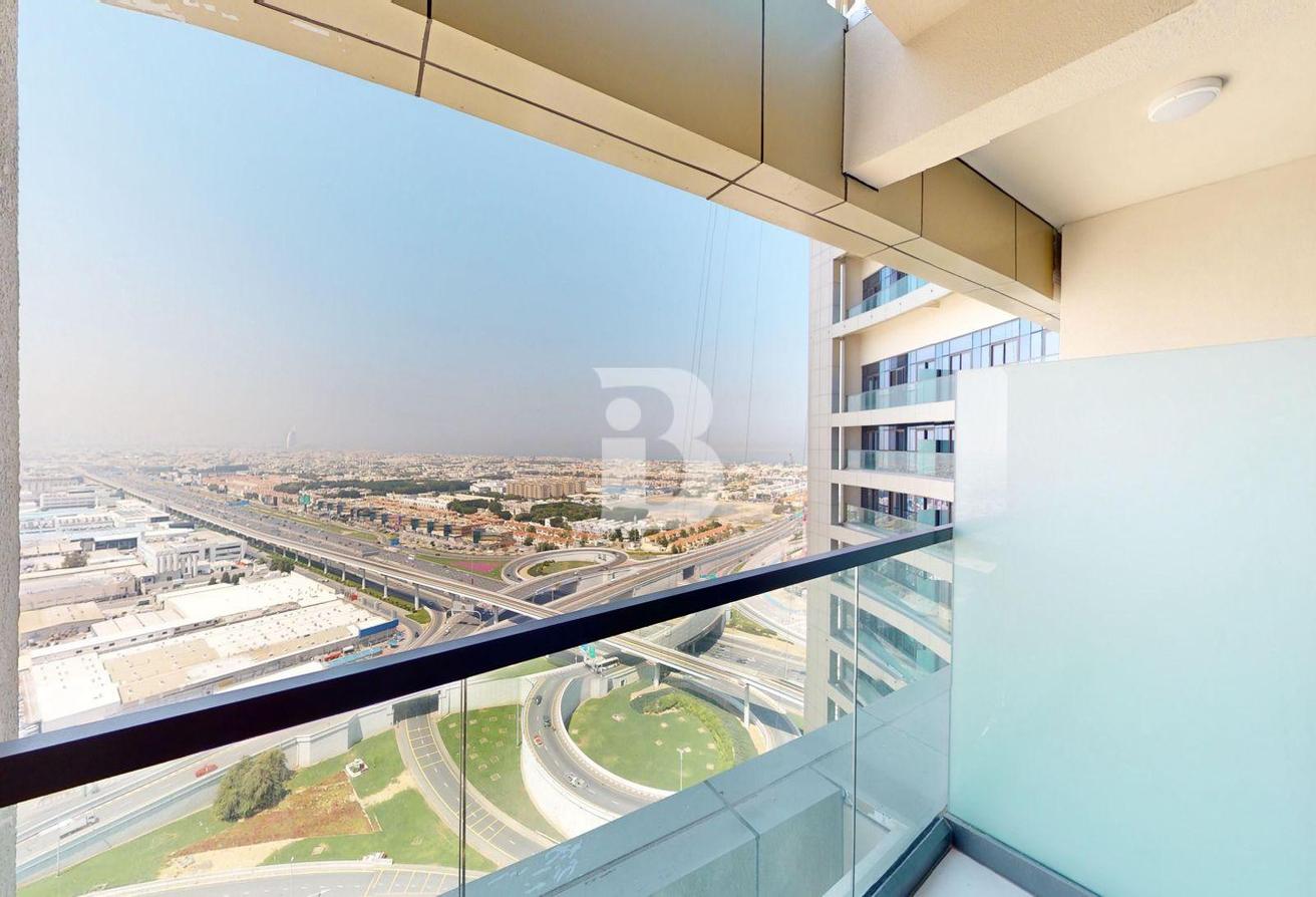 Prime Location | ready to move | Fully Furnished photo 16