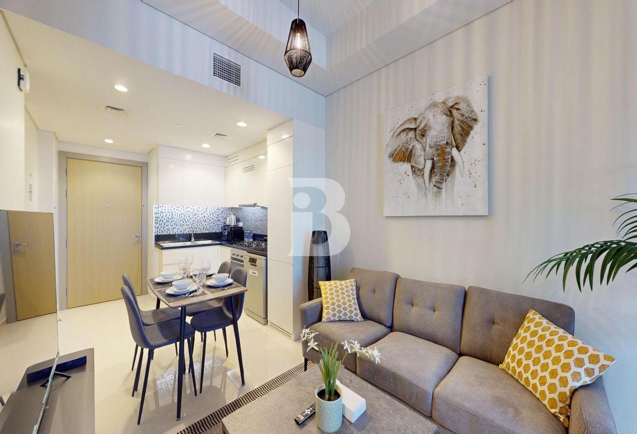 Prime Location | ready to move | Fully Furnished photo 3